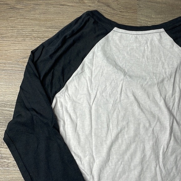 Express Wild Thing Tiger Cream and Black Wild Times Baseball Tee, size medium - Picture 9 of 10